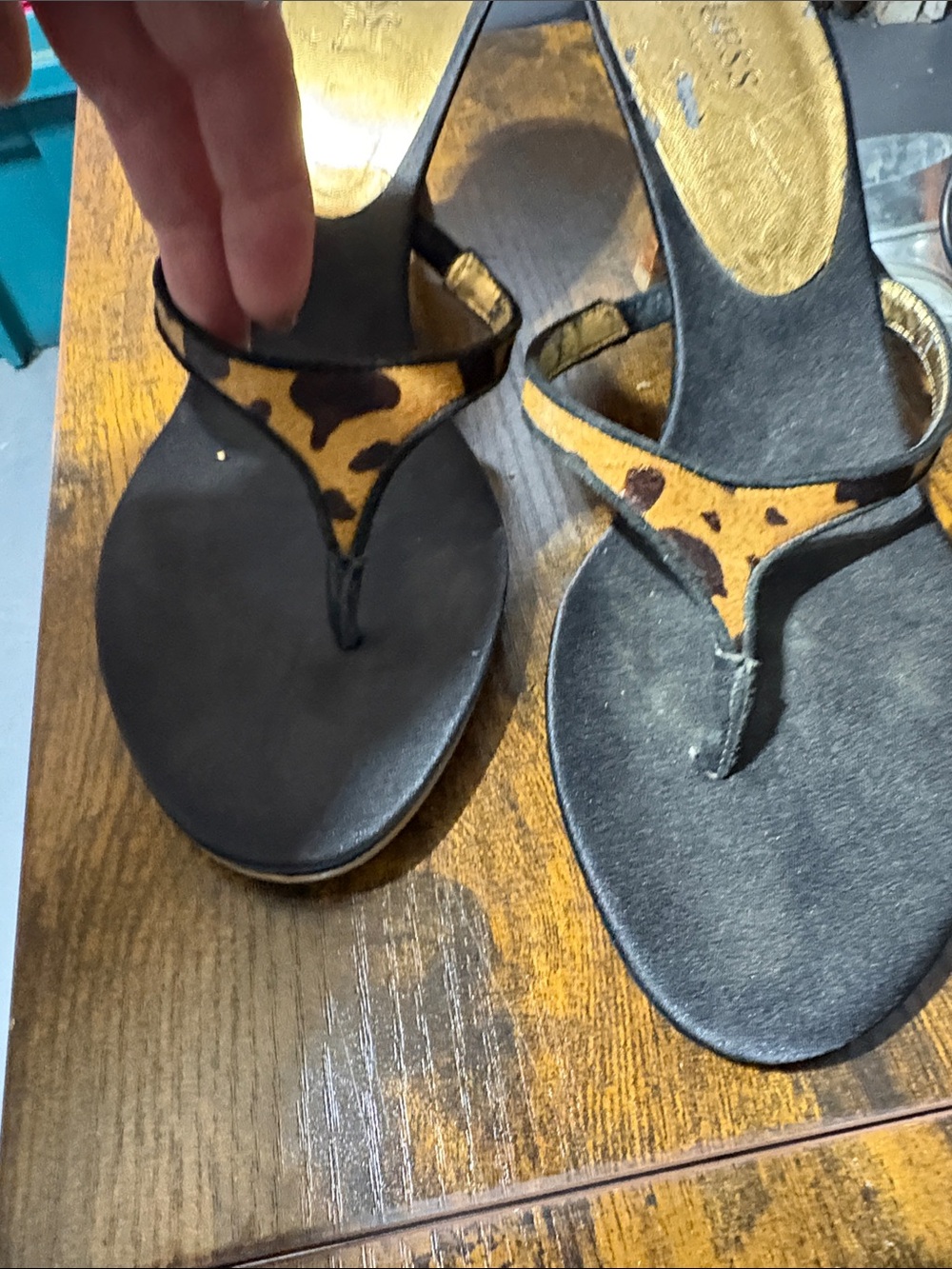 Guess thong sandals size 10
